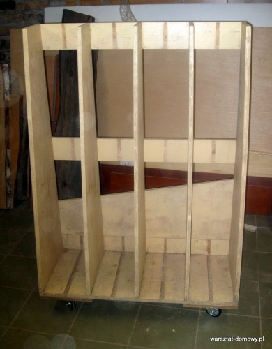 IMG 1112 390x500 Podręczny stojak na drewno